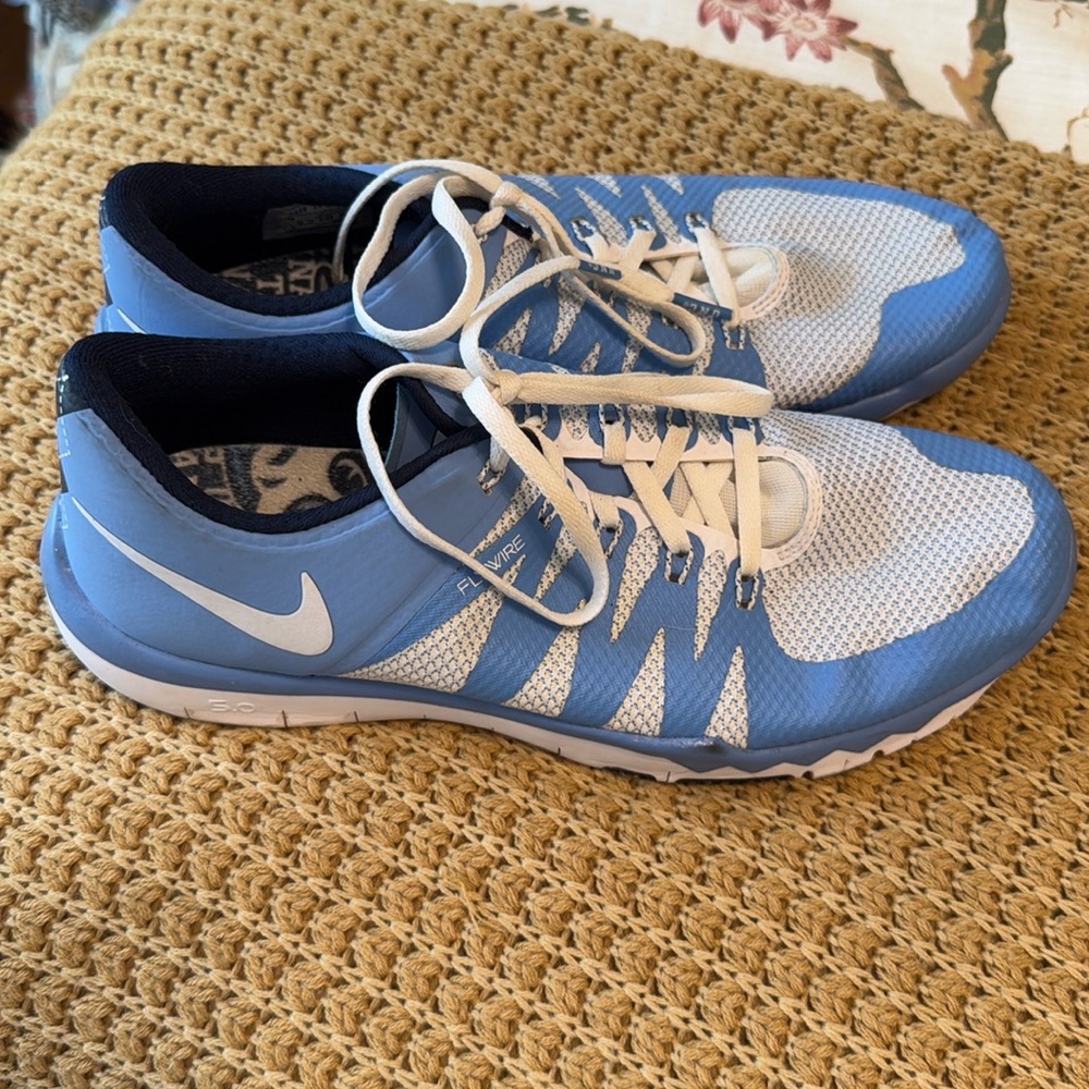 UNC Nike Flywire Free Trainers